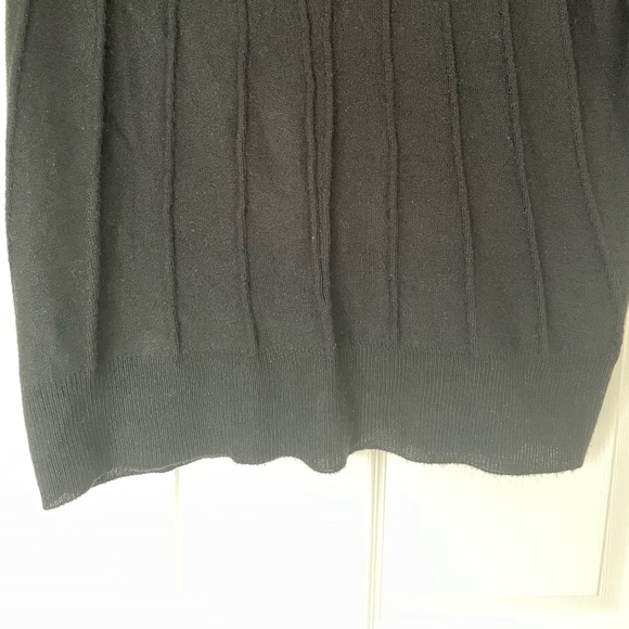 Black Short-sleeve Sweater - Picture 5 of 5